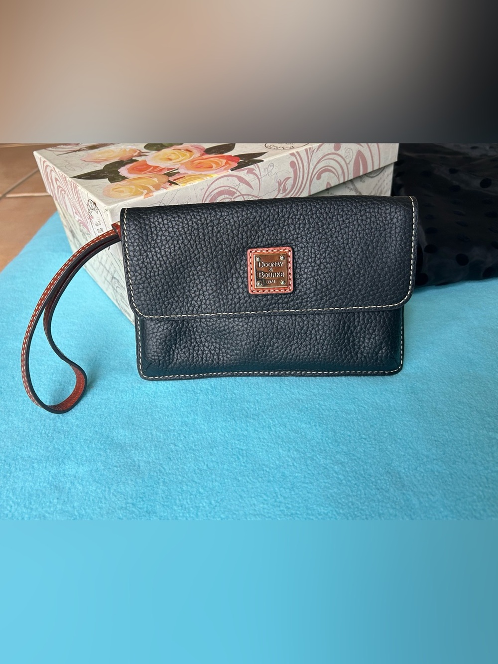 Gorgeous Dooney & Bourke Wristlet/Wallet